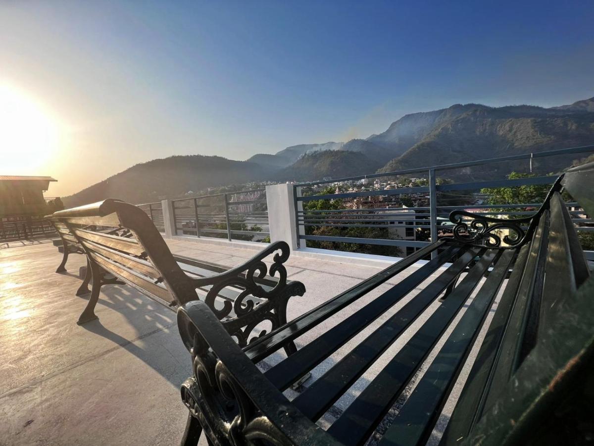 Hotel Manikut Rishīkesh Esterno foto