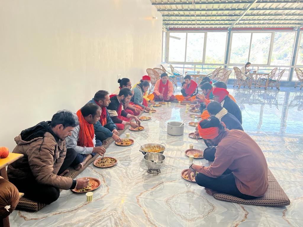 Hotel Manikut Rishīkesh Esterno foto