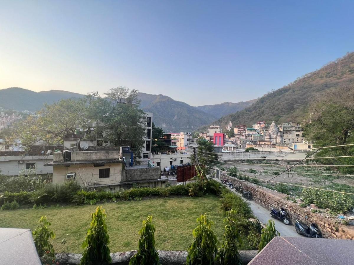 Hotel Manikut Rishīkesh Esterno foto