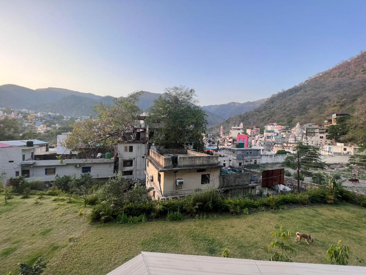 Hotel Manikut Rishīkesh Esterno foto