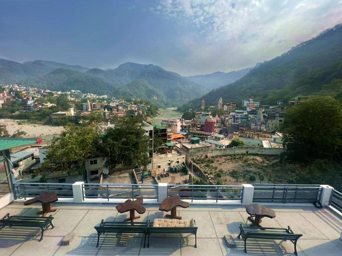 Hotel Manikut Rishīkesh Esterno foto