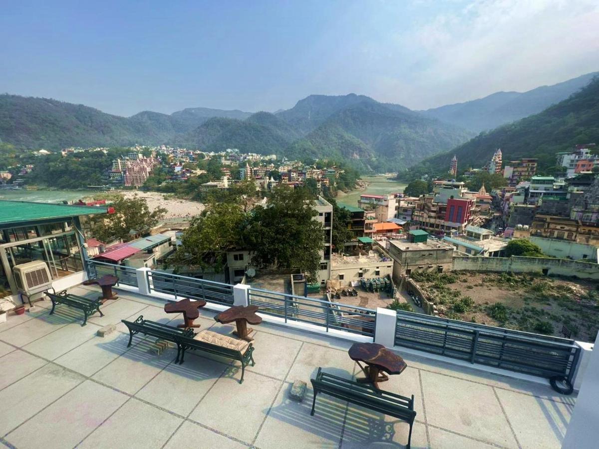 Hotel Manikut Rishīkesh Esterno foto
