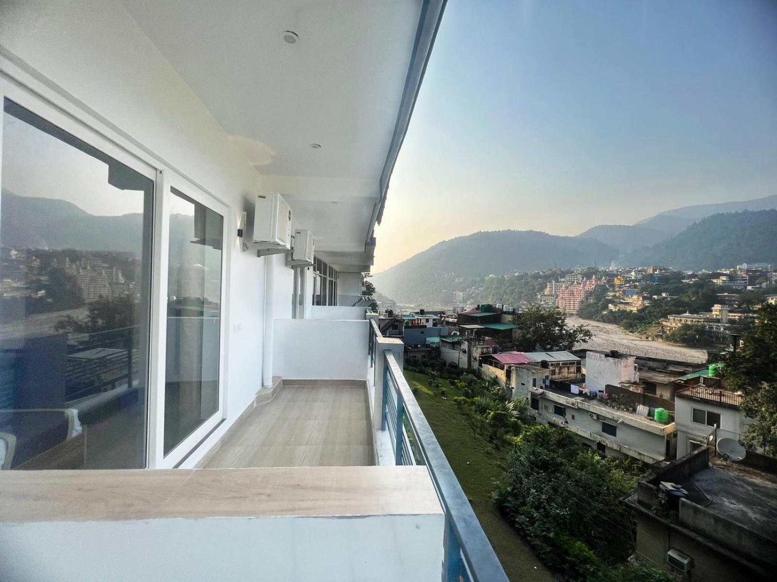 Hotel Manikut Rishīkesh Esterno foto